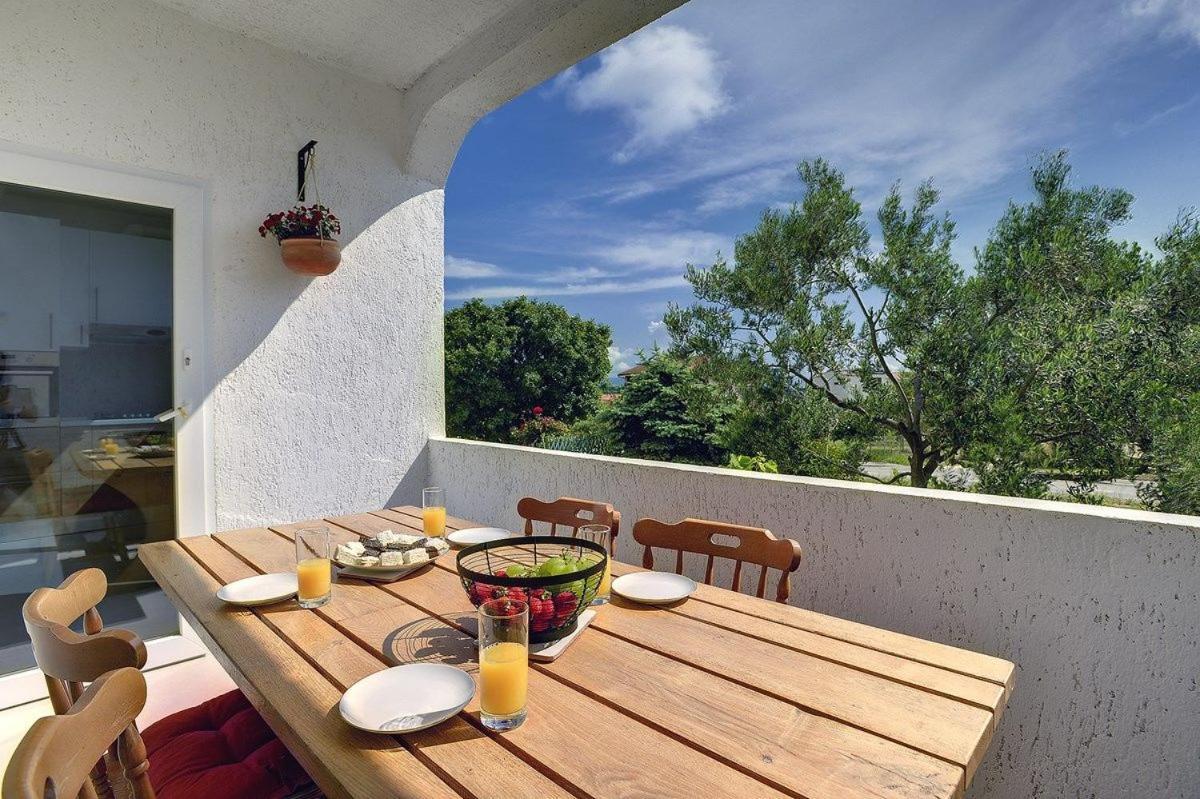 Apartment Lidija Ližnjan Buitenkant foto