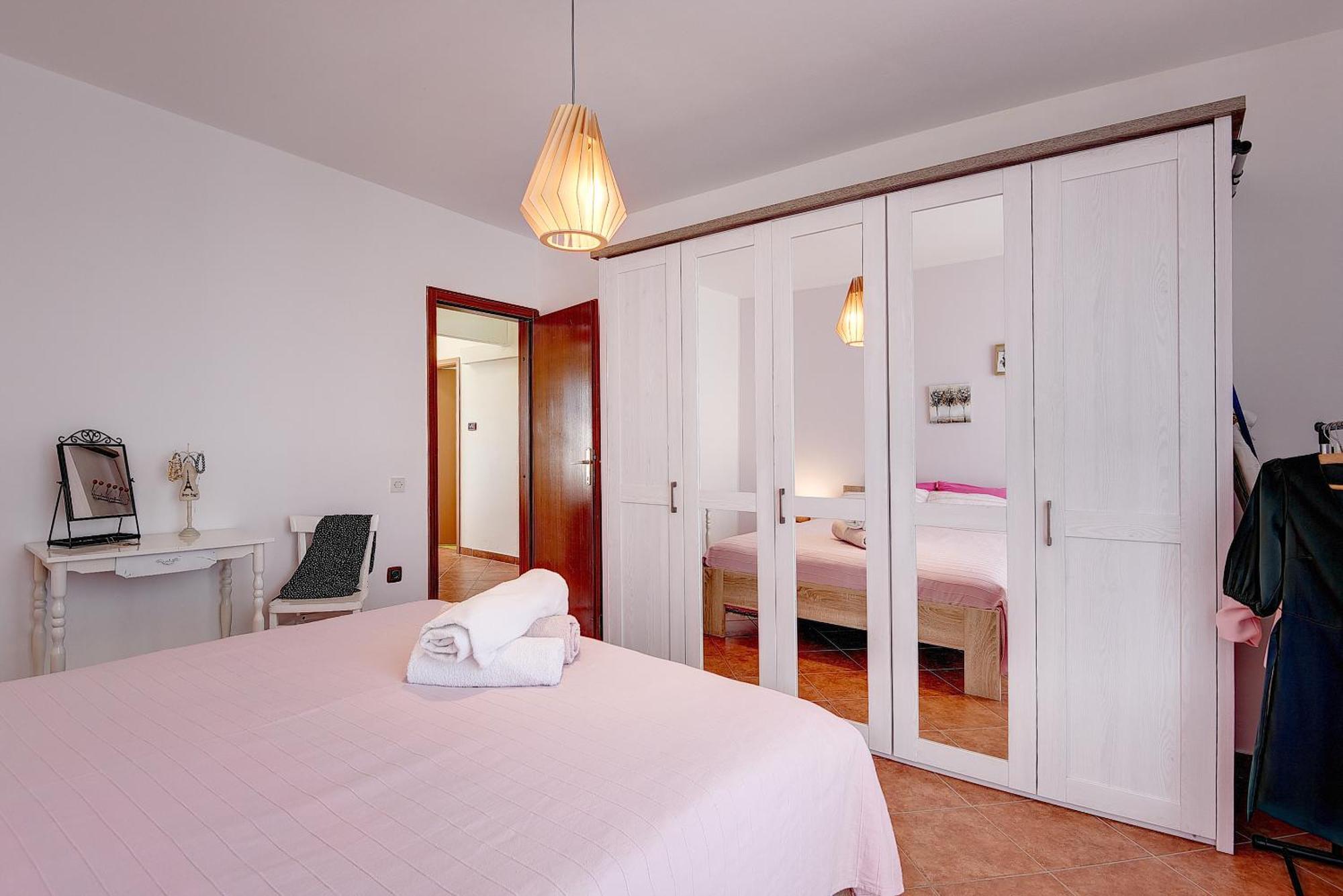 Apartment Lidija Ližnjan Buitenkant foto